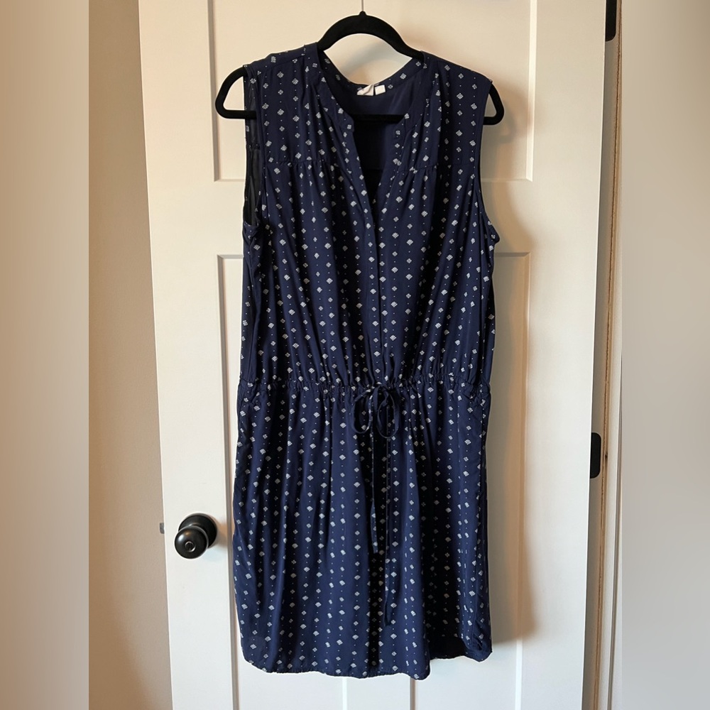 Gap XL Tall Summer Sleeveless Dress. Navy Blue and White.